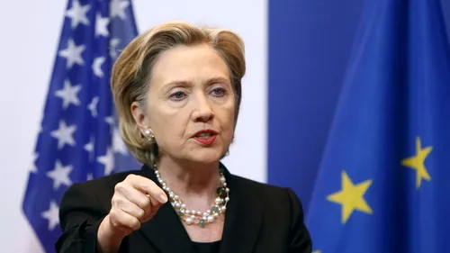 Hillary Clinton a oferit acces FBI la serverul său privat și a predat o copie a email-urilor controversate