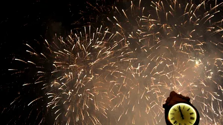 MESAJE DE REVELION: cum arată ANUL NOU 2012 în SMS-urile românilor