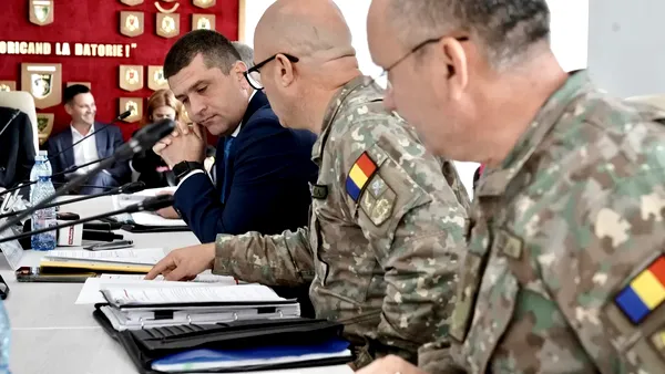 Moment bizar în Parlament la audierea lui Radu Miruță. Militarii care au venit cu el, nu au răspuns cine i-a invitat. Cine a vorbit în locul lor