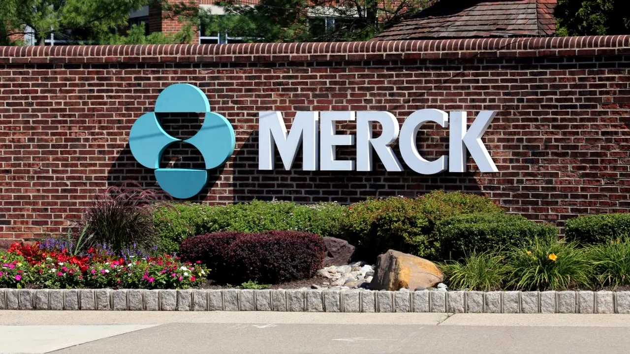 Gigantul farmaceutic Merck a anunțat că un medicament experimental este eficient împotriva COVID-19