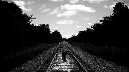 Un bărbat a amenințat că se aruncă de pe un pod, pentru că nu are bani pentru tratamentul fiicei lui de 8 ani