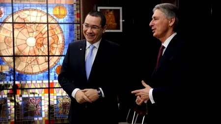 Ministrul britanic de Externe, în vizită la București. Ce a discutat Philip Hammond cu premierul Victor Ponta și președintele Klaus Iohannis