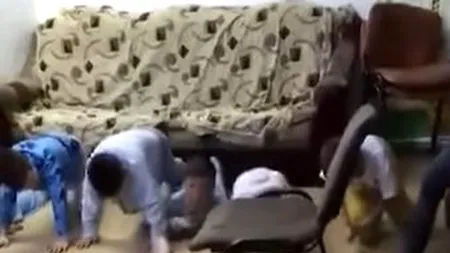 VIDEO. Scene şocante într-un centru de plasament, filmate anul trecut și scoase acum la iveală. Copii umiliţi şi loviţi cu coada de mătură