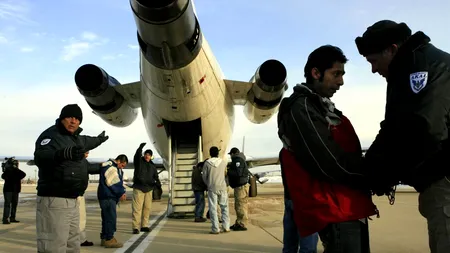 Administrația Trump a început DEPORTĂRILE masive. Primul avion cu imigranți indieni a ajuns la destinație