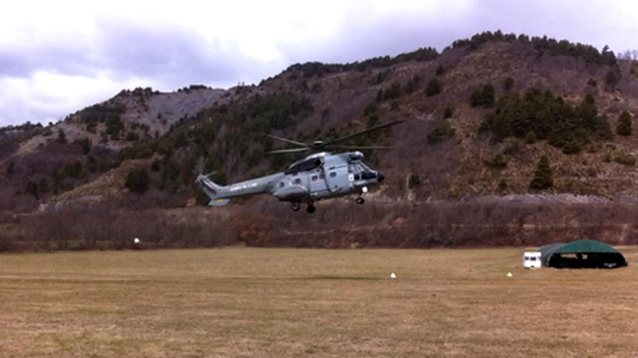 Primele imagini de la operațiunile de căutare a avionului prăbușit în Alpii francezi