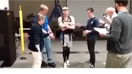 VIDEO. Un astronaut ne arată cât de greu e să mergi pe Pâmânt, după șase luni de stat pe Staţia Spaţială Internațională