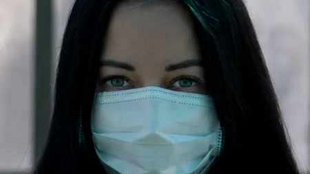 MITUL MĂȘTILOR „MIRACULOASE”, spulberat de OMS: „Nu avem un răspuns universal... Ar trebui purtate doar de medici, mai ales acum!”