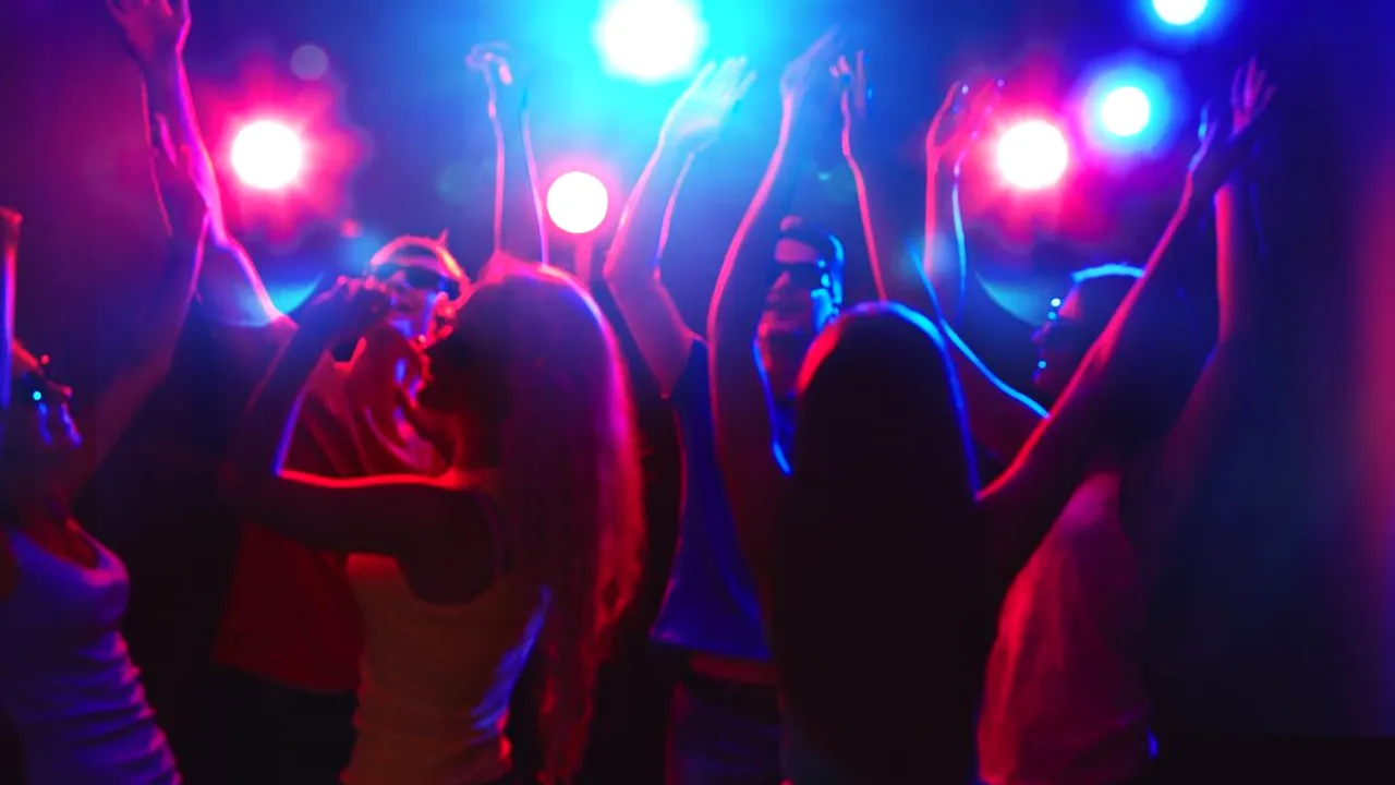 Un bărbat care nu credea în existența coronavirusului a murit după ce a participat la o „petrecere COVID”