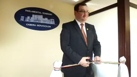 ANI cere Parlamentului sancționarea a doi deputați