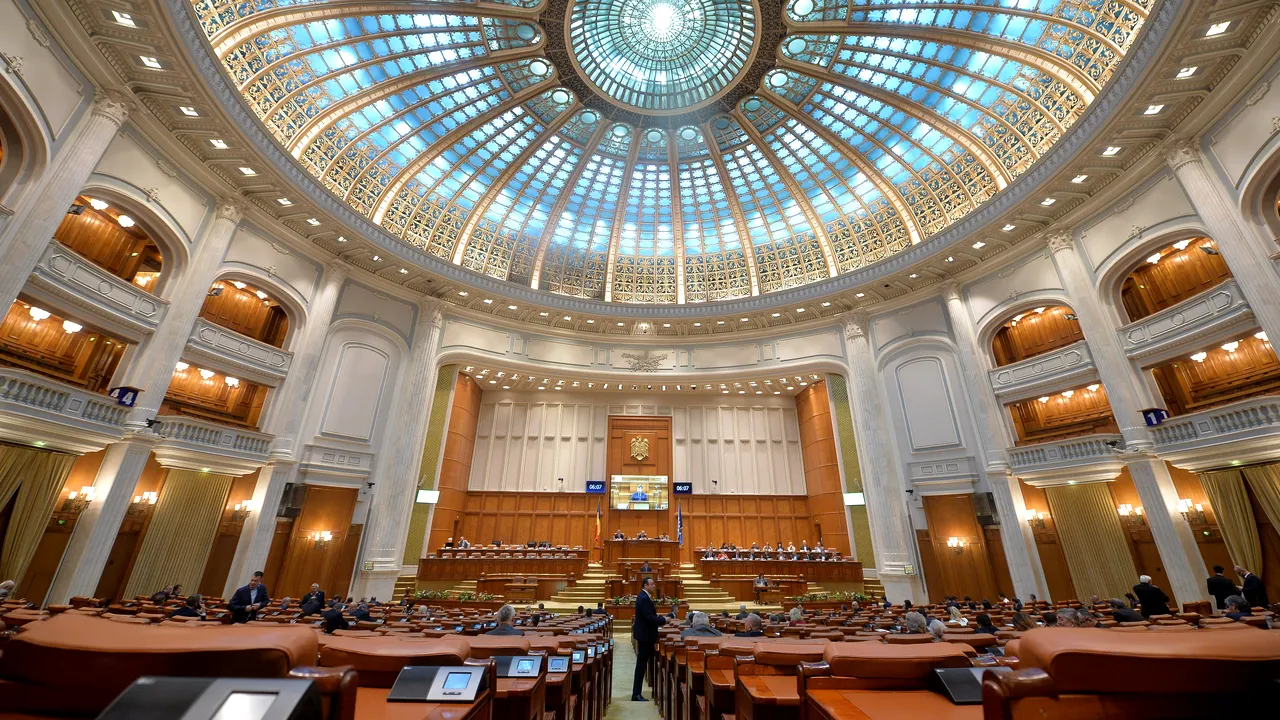 Mă AMENINȚAȚI că nu îmi susțineți amendamentul. Ești PENIBIL, da? Știți unde mă doare? SCANDAL în Parlament pe tema reținerii permisului
