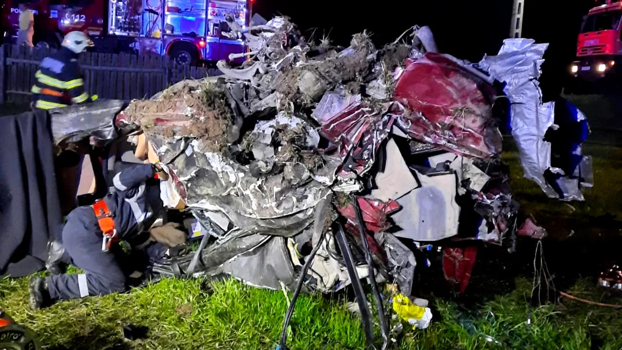 Accident cu trei mașini în Suceava, exact în locul unde recent un Maserati s-a făcut ghem