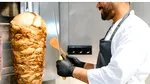 Șaorma, pofta culinară numărul 1 a României în 2025. Ce alte mâncăruri au mai comandat online românii