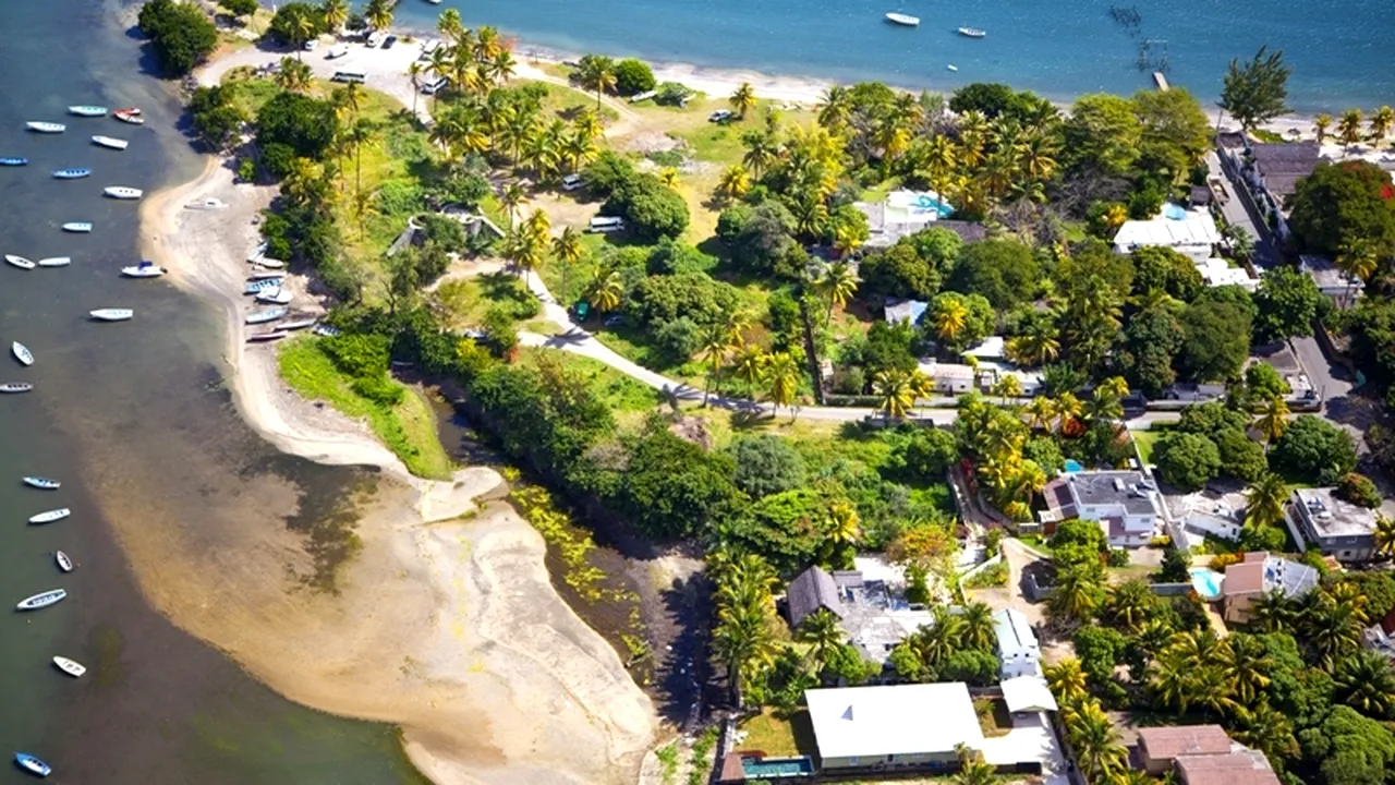 Majoritatea românilor care vor vacanțe de vară în străinătate caută oferte de 250-300 de euro de persoană
