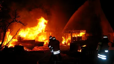 Centru de refugiați, incendiat în Germania. Gestul inexplicabil făcut de mulțimea strânsă în zonă. „E un incident dezgustător