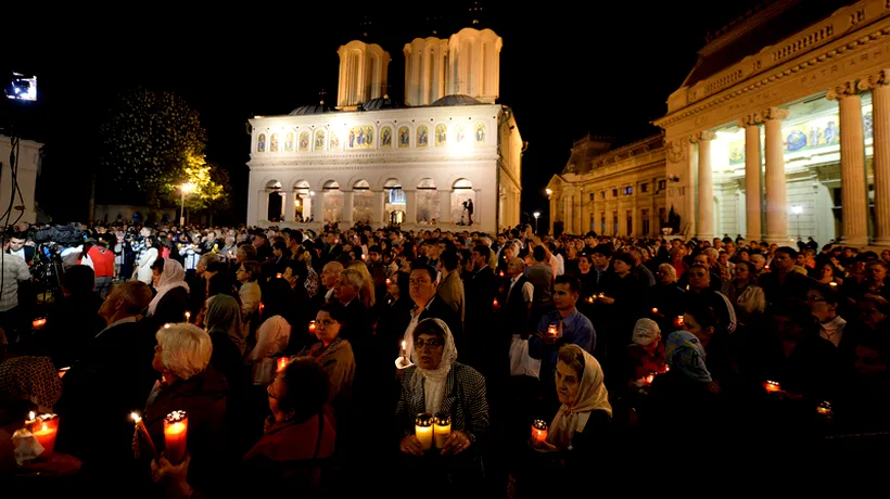 Peste 30.000 oameni au participat la slujba de Înviere în București