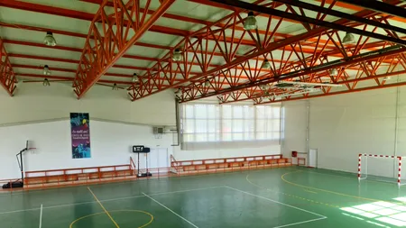 O comună din România este „campioană” la săli de GIMNASTICĂ. Pe hârtie are 9, dar în realitate, nici măcar una