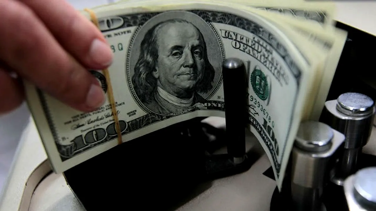 Când ajunge un milionar ultrabogat. Câți români au trecut acest 