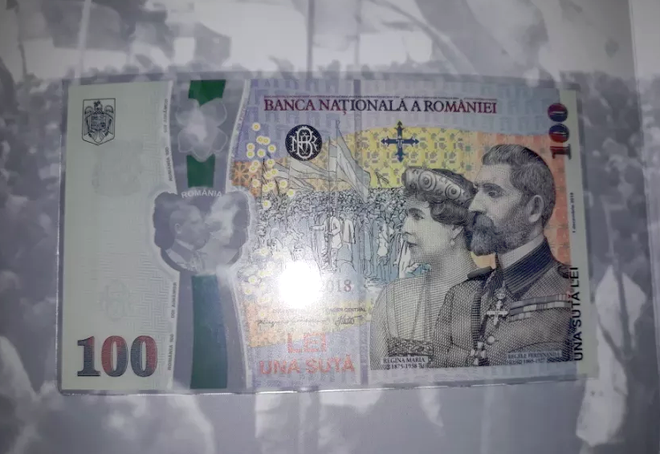 Bancnotele de 100 de lei cu Centenarul se vând cu 80-100 de euro pe OLX