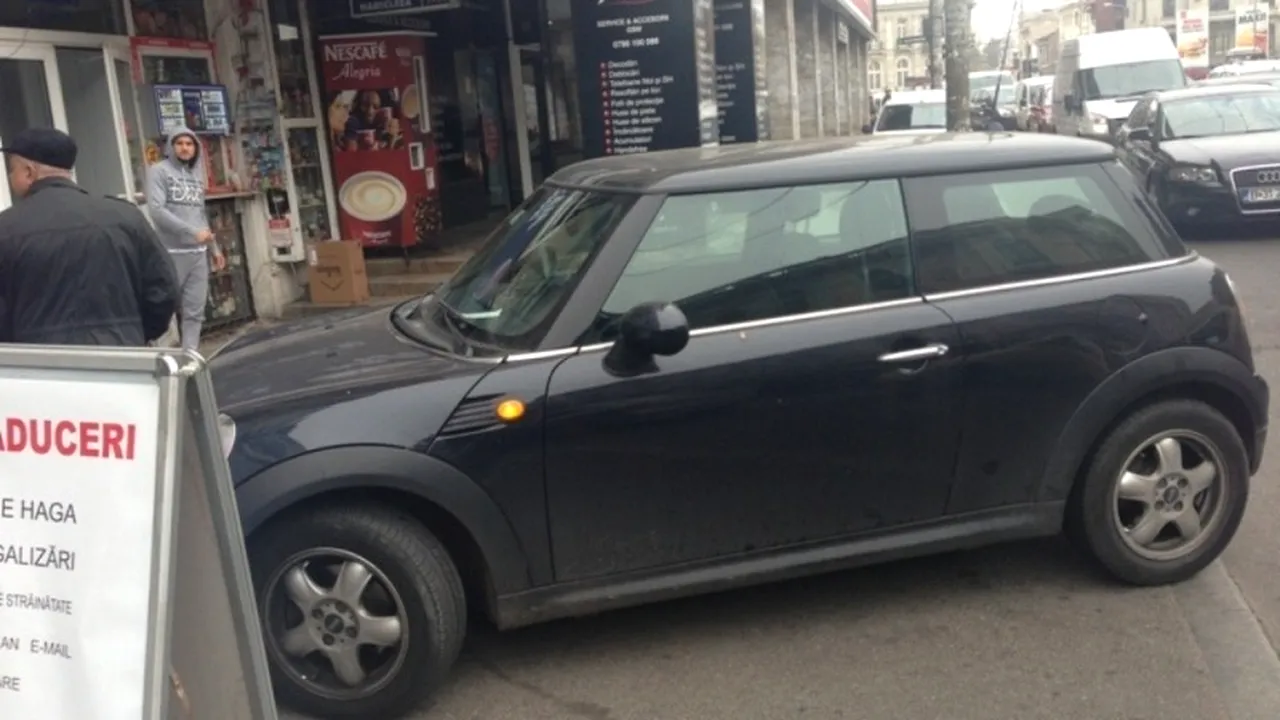 FOTO: S-a pus cu mașina la coadă la covrigi