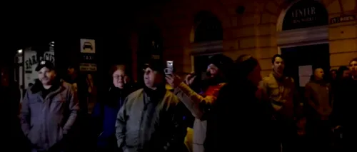Protest în fața sediului PSD Sibiu, unde erau așteptați Liviu Dragnea și Mihai Tudose: Sibiul nu e Teleorman