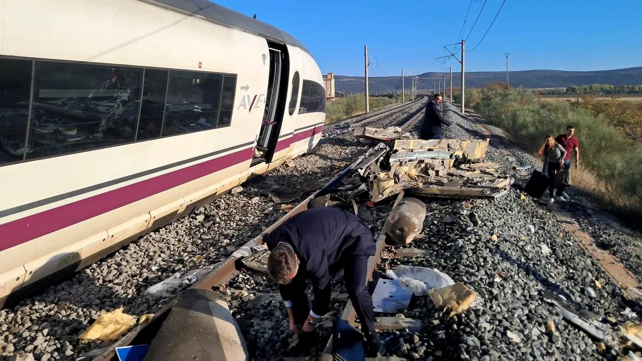 O „eroare umană” ar fi fost cauza accidentului feroviar din Spania. Care sunt primele ipoteze ale autorităților de la Madrid
