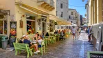 Orașul european în care turiștii cu un BUGET modest pot să găsească mâncare bună, străduțe romantice, priveliști spre mare și plaje superbe