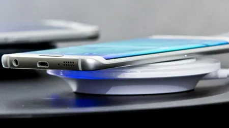 Samsung explică motivul pentru care a lansat smartphone-uri cu ecran curbat