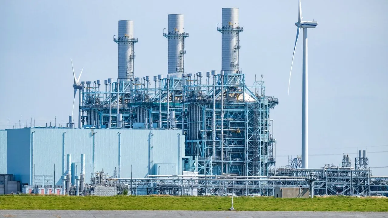 Prețul petrolului este ÎN CREȘTERE pe plan internațional, pe fondul tensiunilor din Orientul Mijlociu și al crizei din Libia