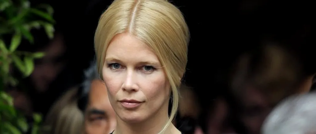 Doliu în lumea modei. A murit omul care a făcut-o celebră pe Claudia Schiffer