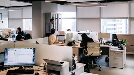 SPAȚII DE BIROURI. Ce presupun noile reglementări care permit reîntoarcerea angajaților la birou