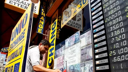 COȘMARUL românilor care au împrumuturi în franci elvețieni. PACTUL CU BANCA: 30 de ani din viață pentru 30 de metri pătrați într-o garsonieră la Obor