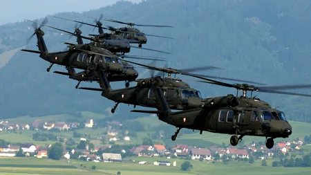 Celebrele elicoptere de asalt UH-60 Black Hawk, aduse de americani în România