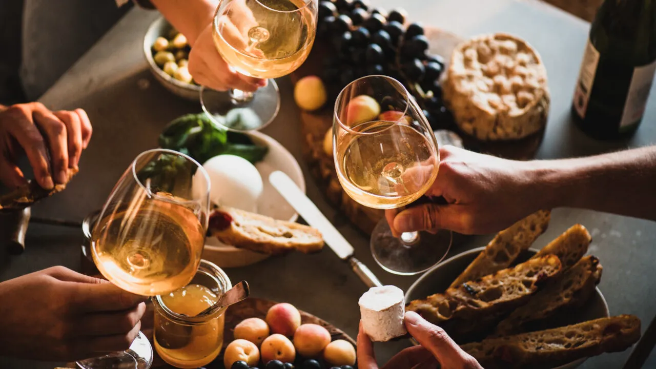 Produsul pur românesc pentru care românii și străinii scot bani grei din buzunar. Toți se bat pe el, e la mare căutare