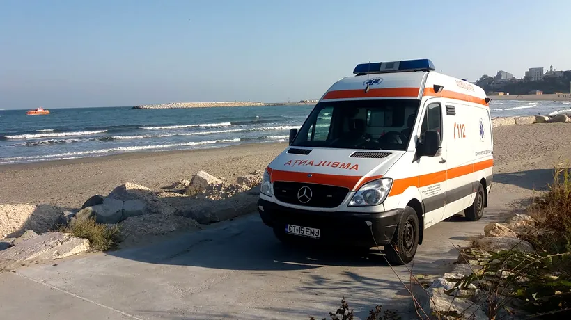 Lanț uman pe plaja Victoria, din Mamaia, pentru salvarea de la ÎNEC a unor turiști / Trei persoane au decedat, două sunt la URGENȚE!