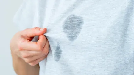 Cum scapi de petele de ulei de pe haine. Trucul care te ajută să o cureți eficient, fără a deteriora materialul textil
