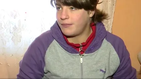 ”Dacă renunț la școală o să ajung la săpat”. Mărturia Biancăi, eleva care visează să ajungă profesoară și străbate 26 de kilometri pentru a ajunge la liceu