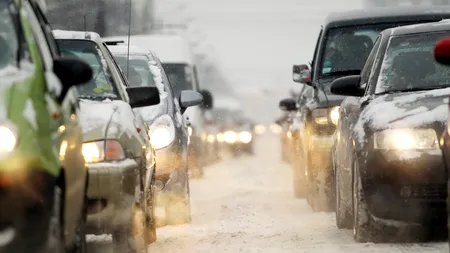 Trafic îngreunat în zona stațiunilor de pe Valea Prahovei. Poliția recomandă rute alternative