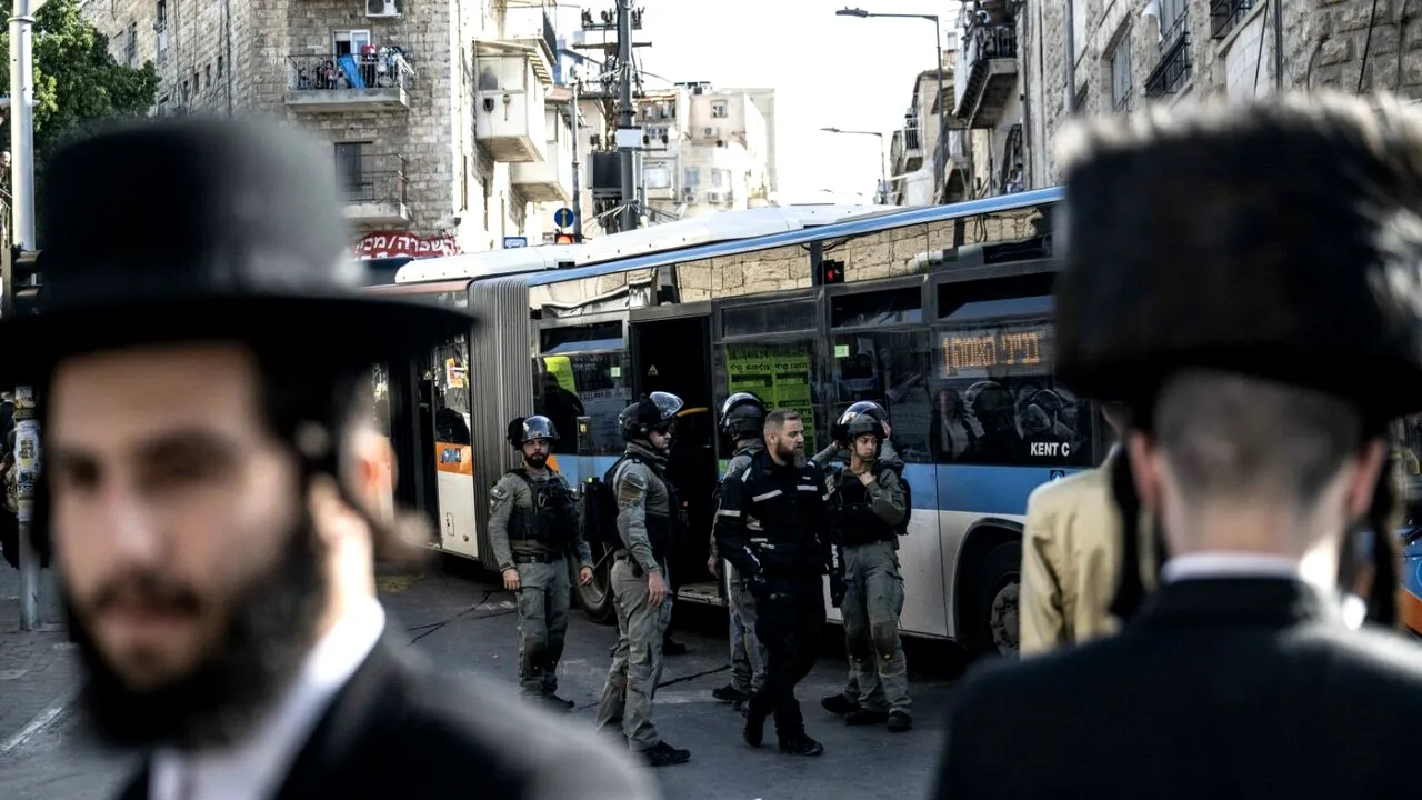 Coaliția de guvernare a lui Netanyahu, pericilitată de schimbările privind serviciul MILITAR pentru evreii ultra-ortodocși