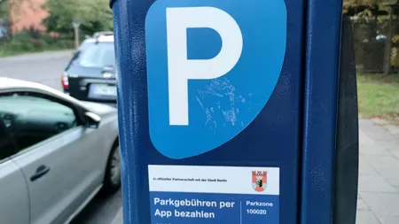 Tensiuni în coaliția din Germania /FDP vrea încurajarea traficului auto în orașe, prin PARCĂRI GRATUITE, contestând inițiativele ecologiștilor