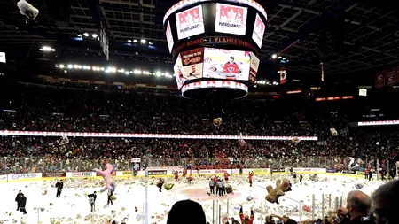 Echipa de hochei care aduce bucurie copiilor