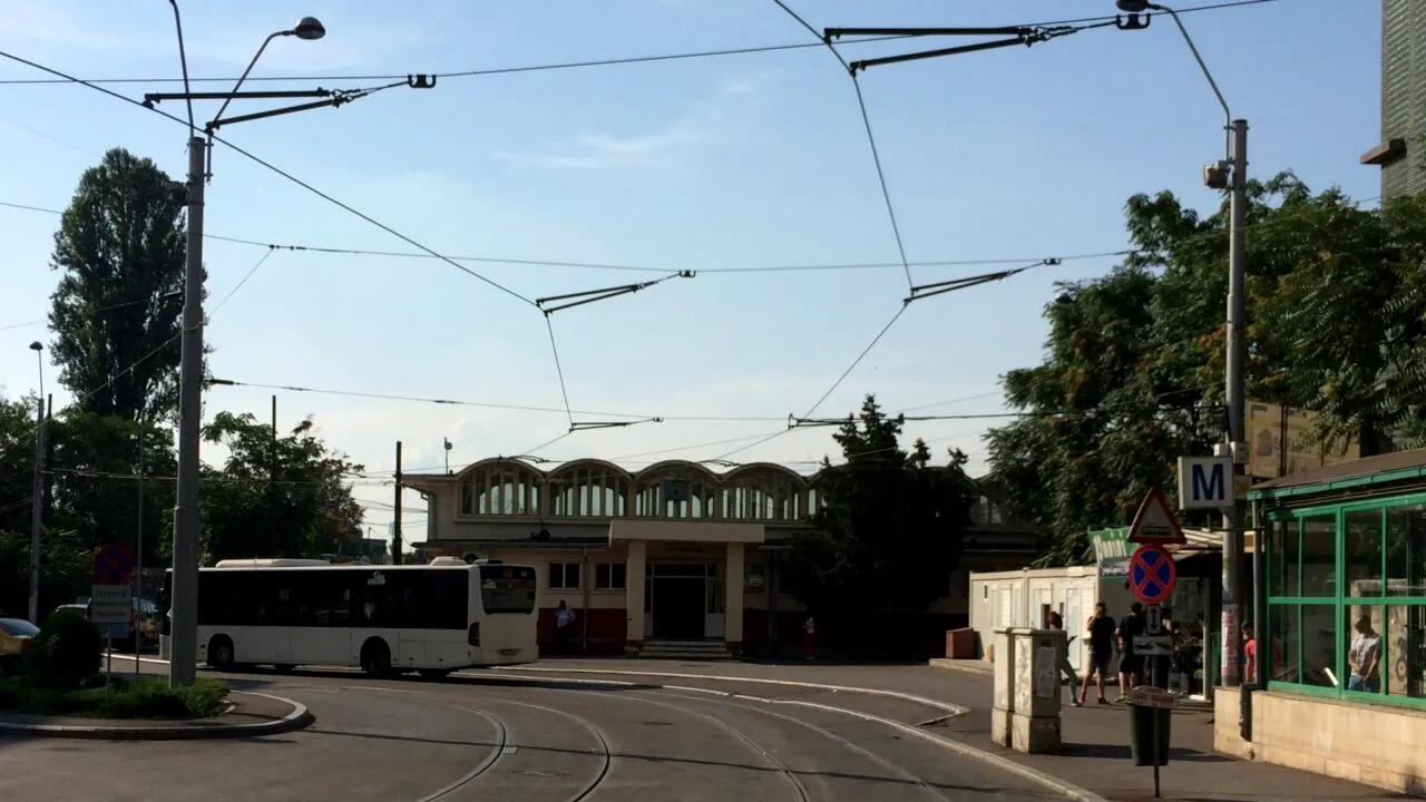 Doi kilometri de cale ferată din Gara Basarab, scoși din funcțiune. Guvernul a decis că nu mai prezintă interes