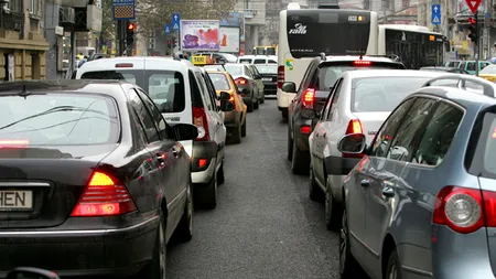 Instructori auto, percheziționați într-un dosar privind permise obținute fraudulos