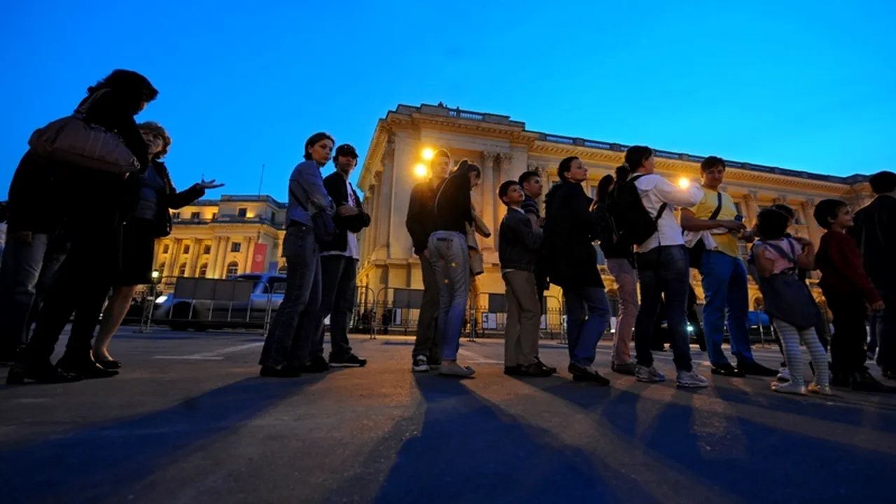 NOAPTEA MUZEELOR 2012 - 19 MAI 2012. Piața Victoriei din București, reconfigurată prin proiectul TRIUNGHIUL MUZEELOR
