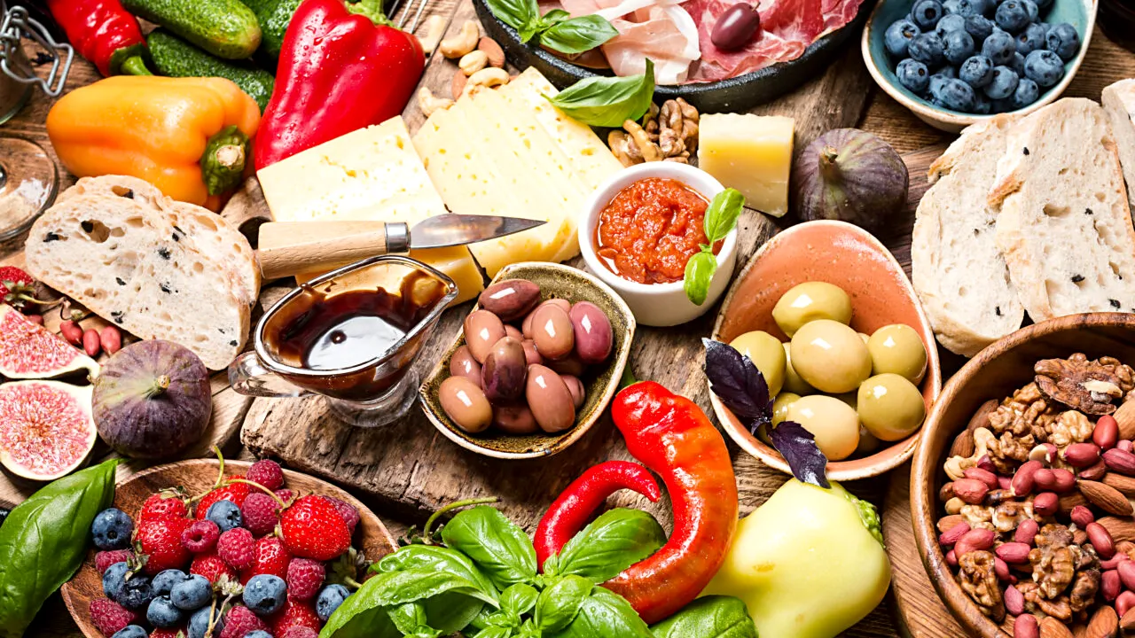 Un expert în longevitate dezvăluie adevărul despre un aliment pe care îl consumăm des: „Conține una dintre cele mai toxice substanțe pentru creier”