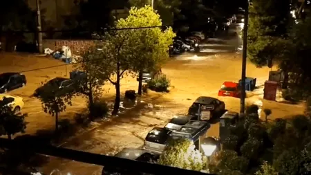 Furtuna „Byron” lovește Grecia. Imagini cu drumuri transformate în râuri și mașini care plutesc pe străzi circulă în mediul online