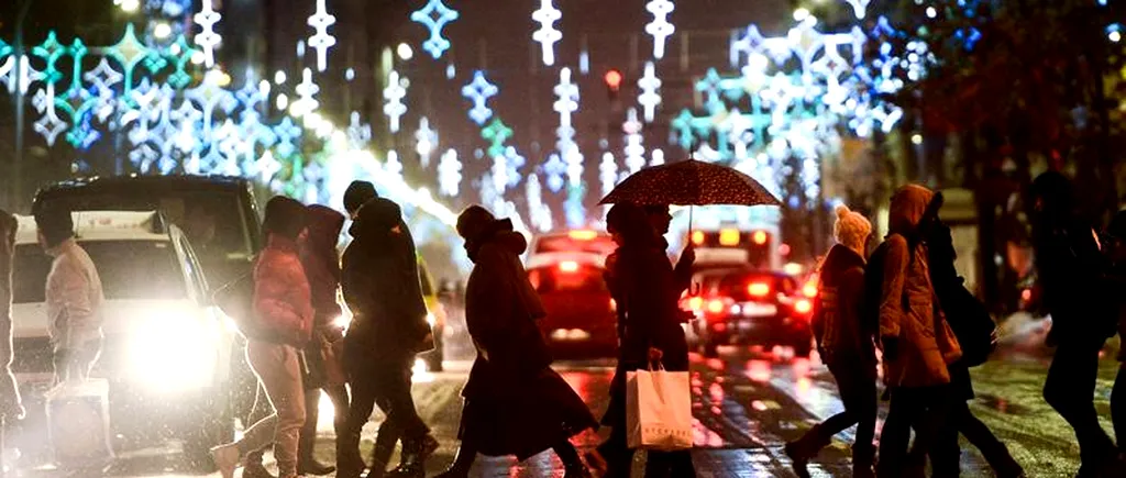 Unde se vor bucura românii de atmosfera de Crăciun în pandemie, în marile orașe! Unii vor avea brad în centru, alții târg!