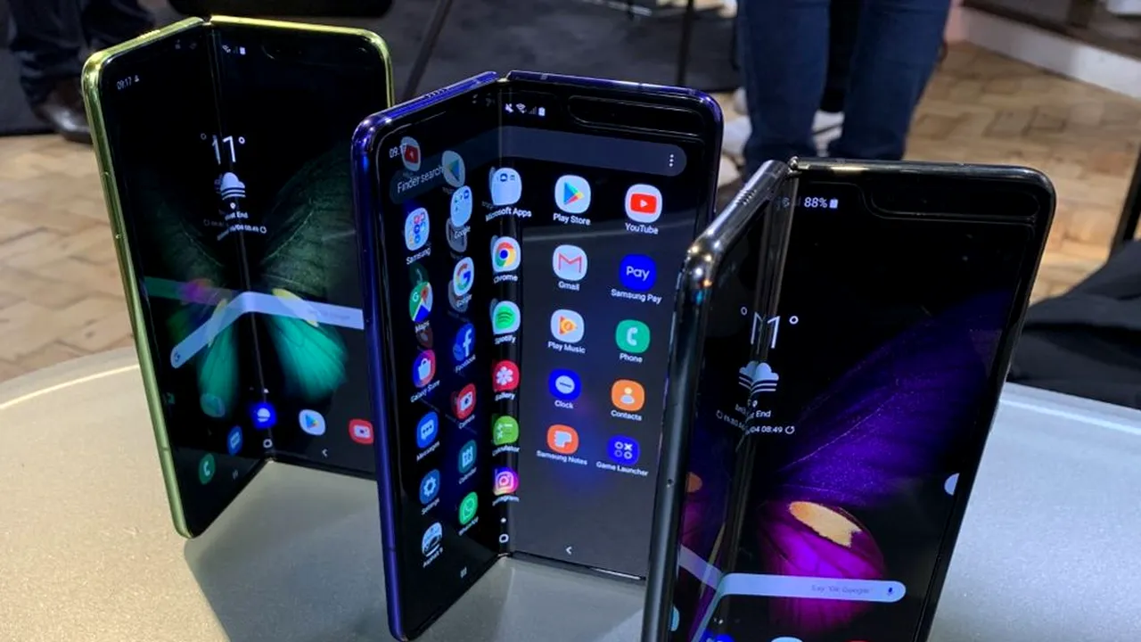 Samsung a amânat două lansări ale Galaxy Fold din cauza ecranelor cu probleme