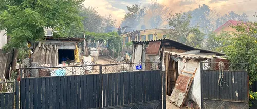 Incendiu de proporții în județul Dolj. 26 de proprietăți au ars | VIDEO