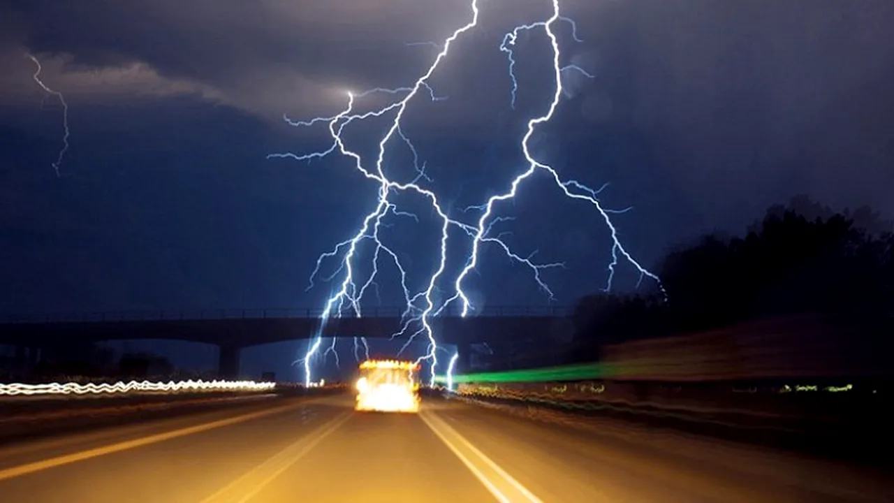 România, sub Cod PORTOCALIU de caniculă și furtuni. Ce maxime sunt anunțate 