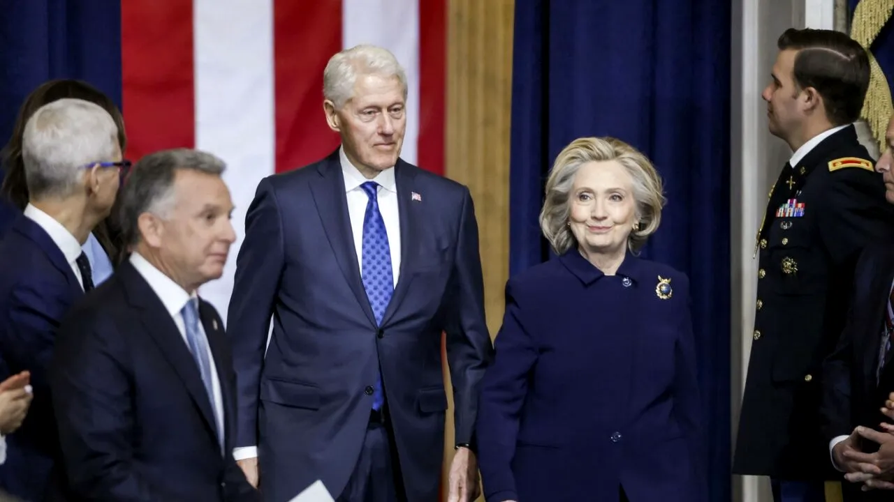 Bill Clinton și soția sa, Hillary, citați de Congresul SUA să depună mărturie despre omul de afaceri Jeffrey Epstein